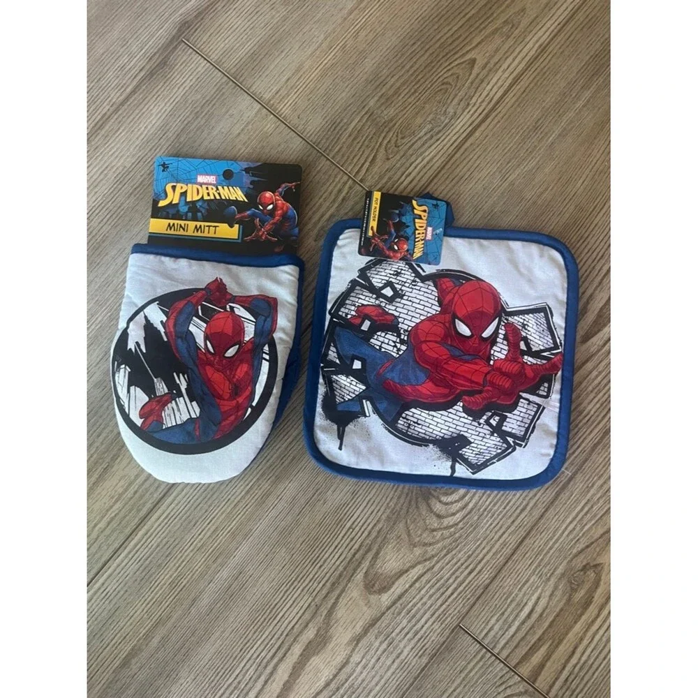 Marvel Spider-Man Mini Oven Mitt and Pot Holder Set - Red & Blue
